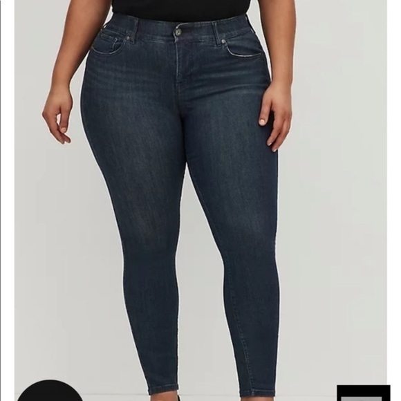 BOMBSHELL SKINNY JEAN - PREMIUM STRETCH DARK WASH - Picture 5 of 5